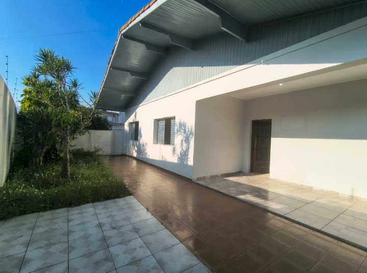 Casa em Itanhaém com 4 dormitórios